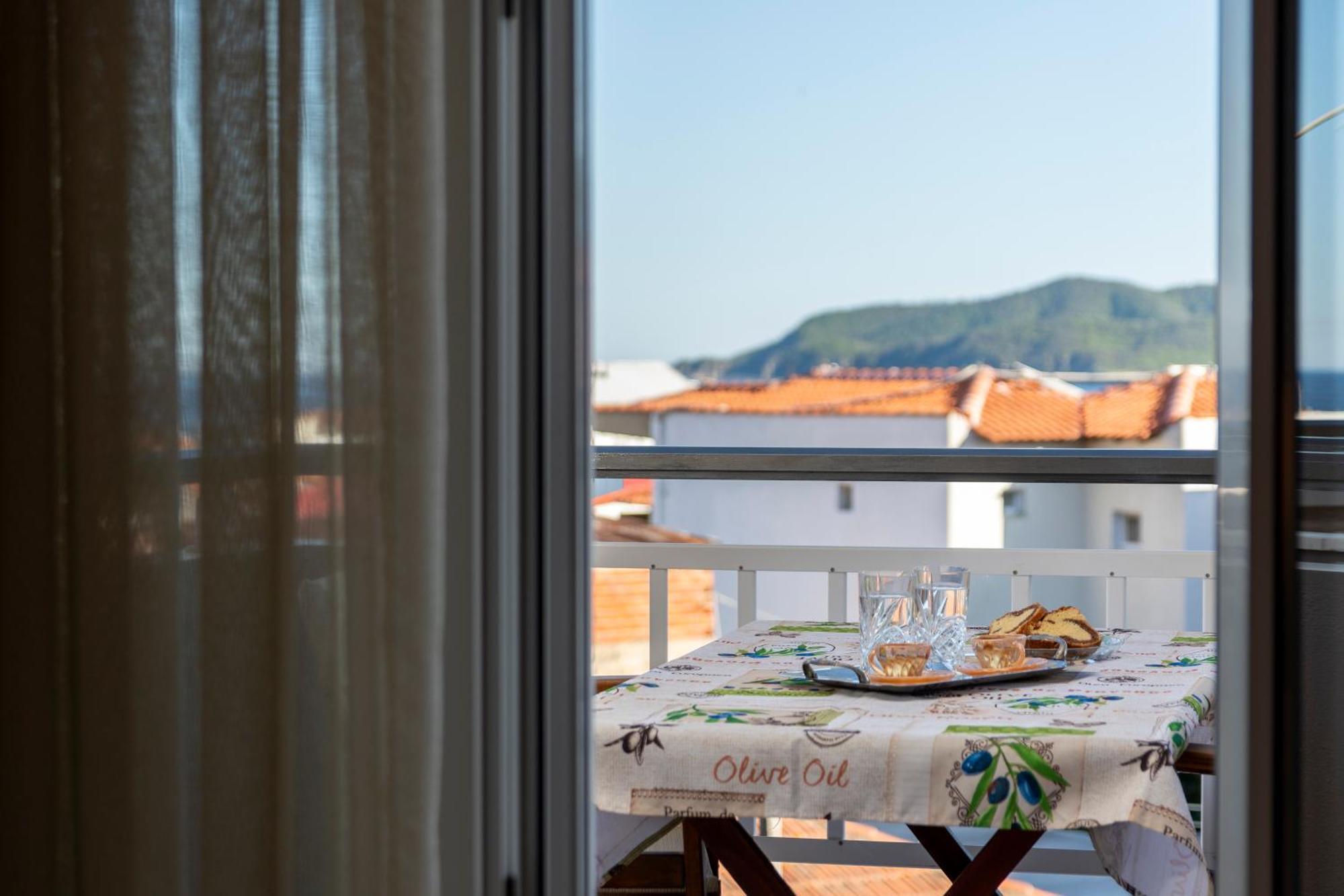 Apartament House Niki Sarti Zewnętrze zdjęcie